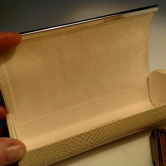 Beige Jimmy Choo Eyeglass Case w/magnetic closure - Picture 4 of 4